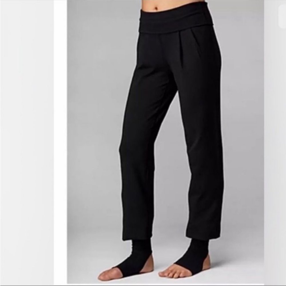 Lululemon Stir It Up Black & Pink Stirrup Pants Fold Over Pleated Waist Joggers